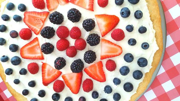 Strawberry Pizza with Sugar Cookie Crust