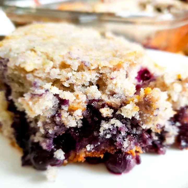 Easy Blueberry Breakfast Cake